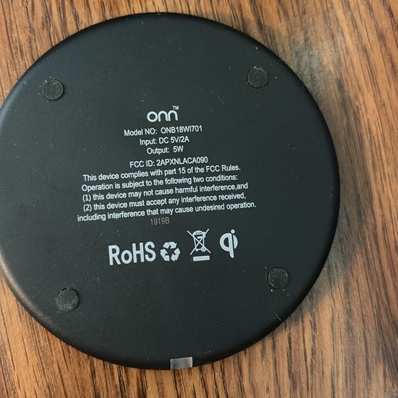 NWOT ONN Wireless Phone Charger 2 pc Circle & Cord Model No. ONB18WI701 DC 5V/2A - Picture 14 of 16